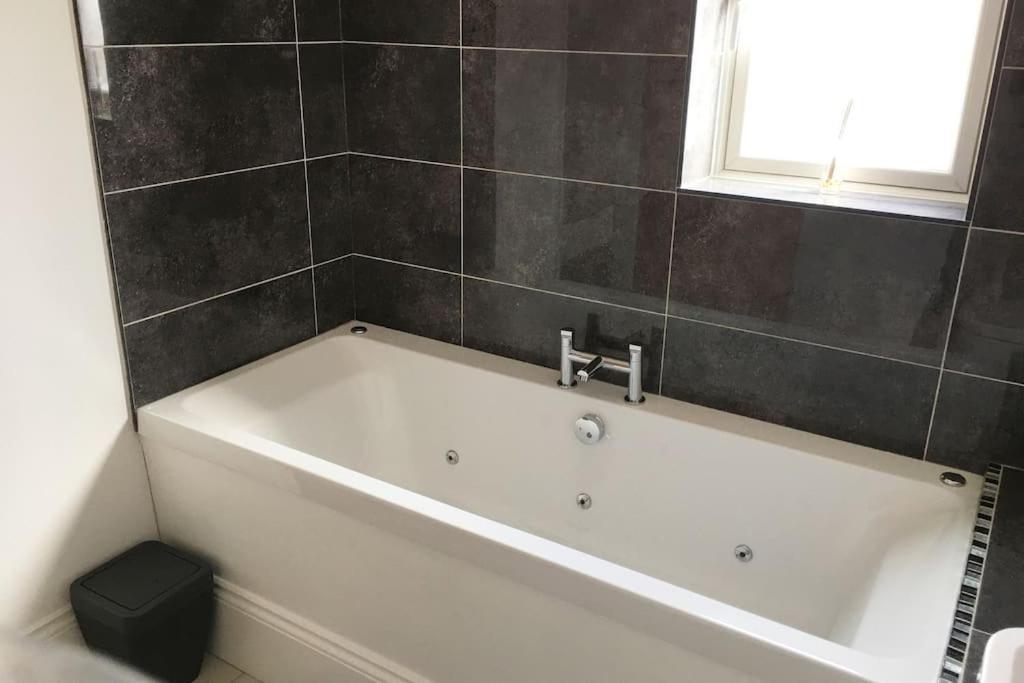 נורת' וולסהאם Stylish 2 Bed Apart In The Heart Of North Norfolk מראה חיצוני תמונה